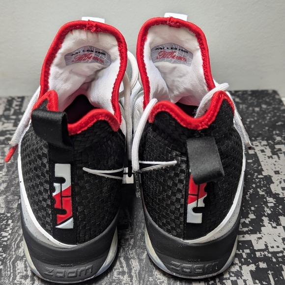 LeBron James 14 flip the switch - Picture 3 of 5